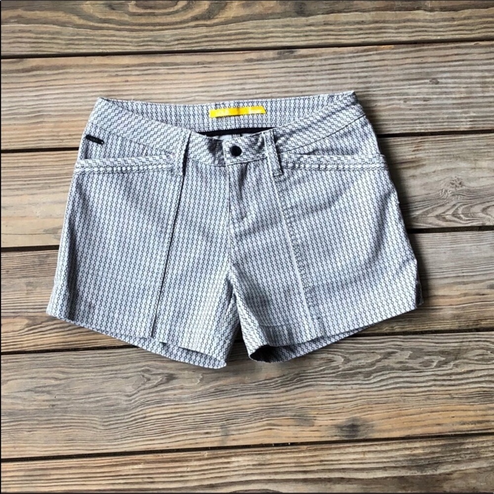Lole Women's Gray Diamond Striped Shorts